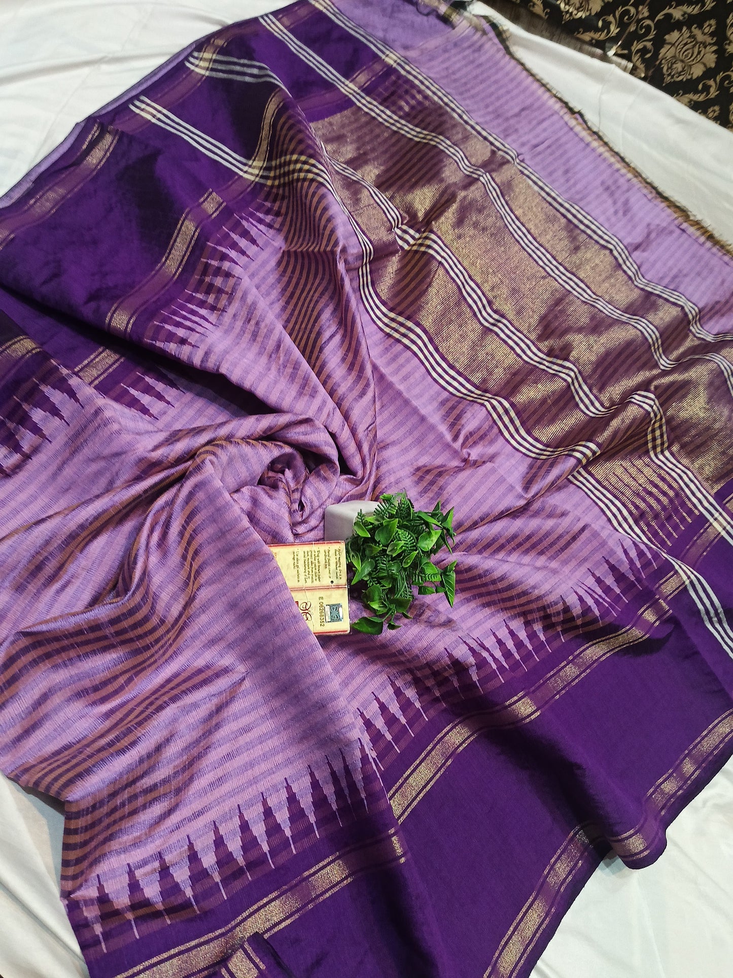 RAW SIL WITH TEMPLE BORDER