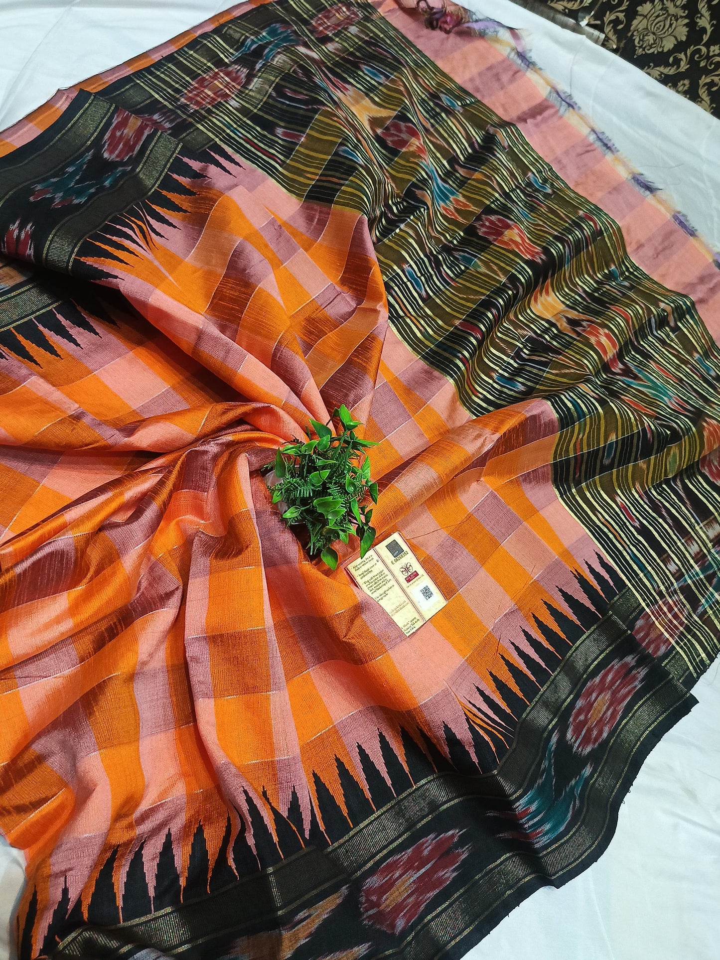 RAW SIL WITH TEMPLE BORDER
