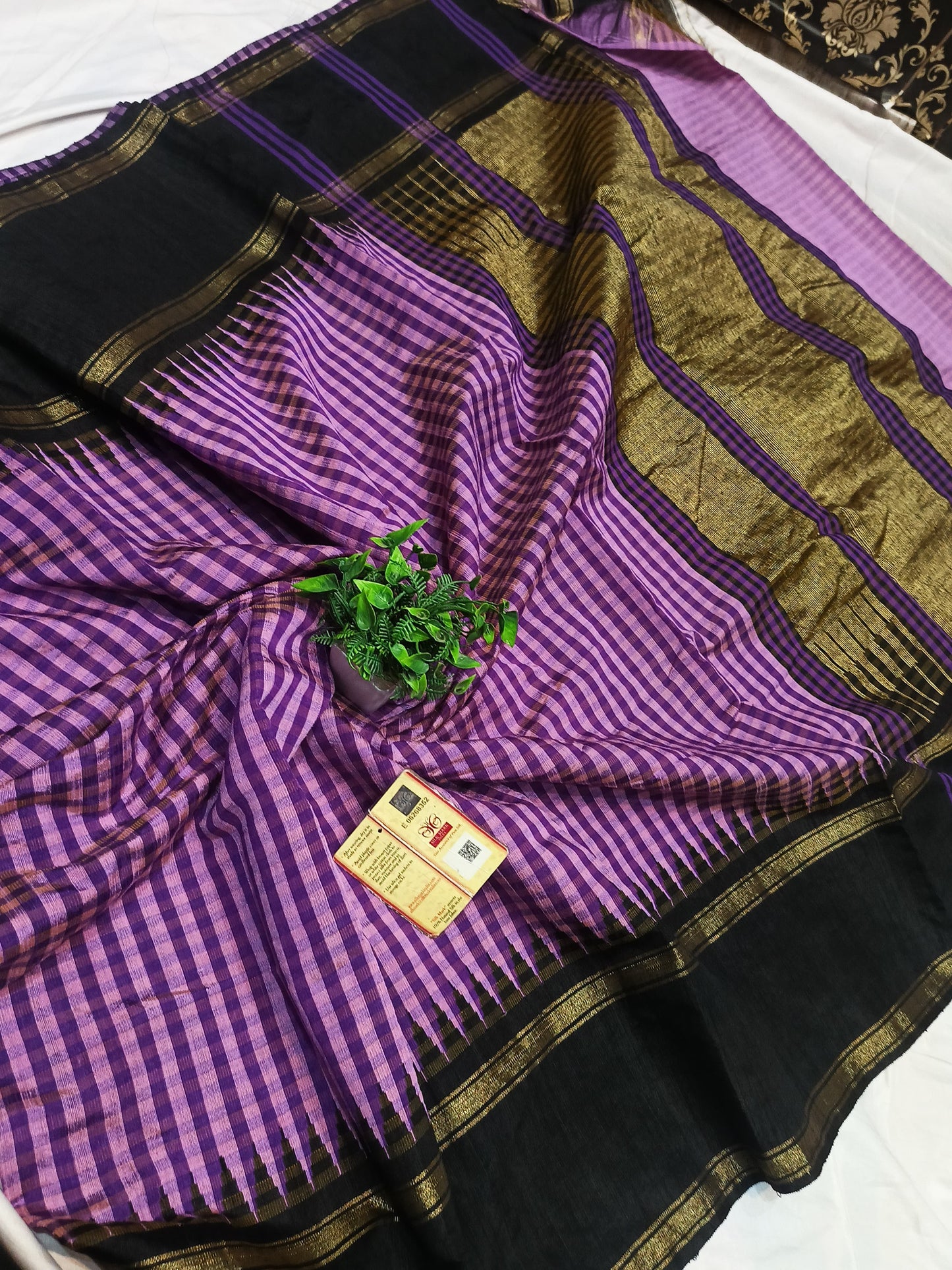 RAW SIL WITH TEMPLE BORDER