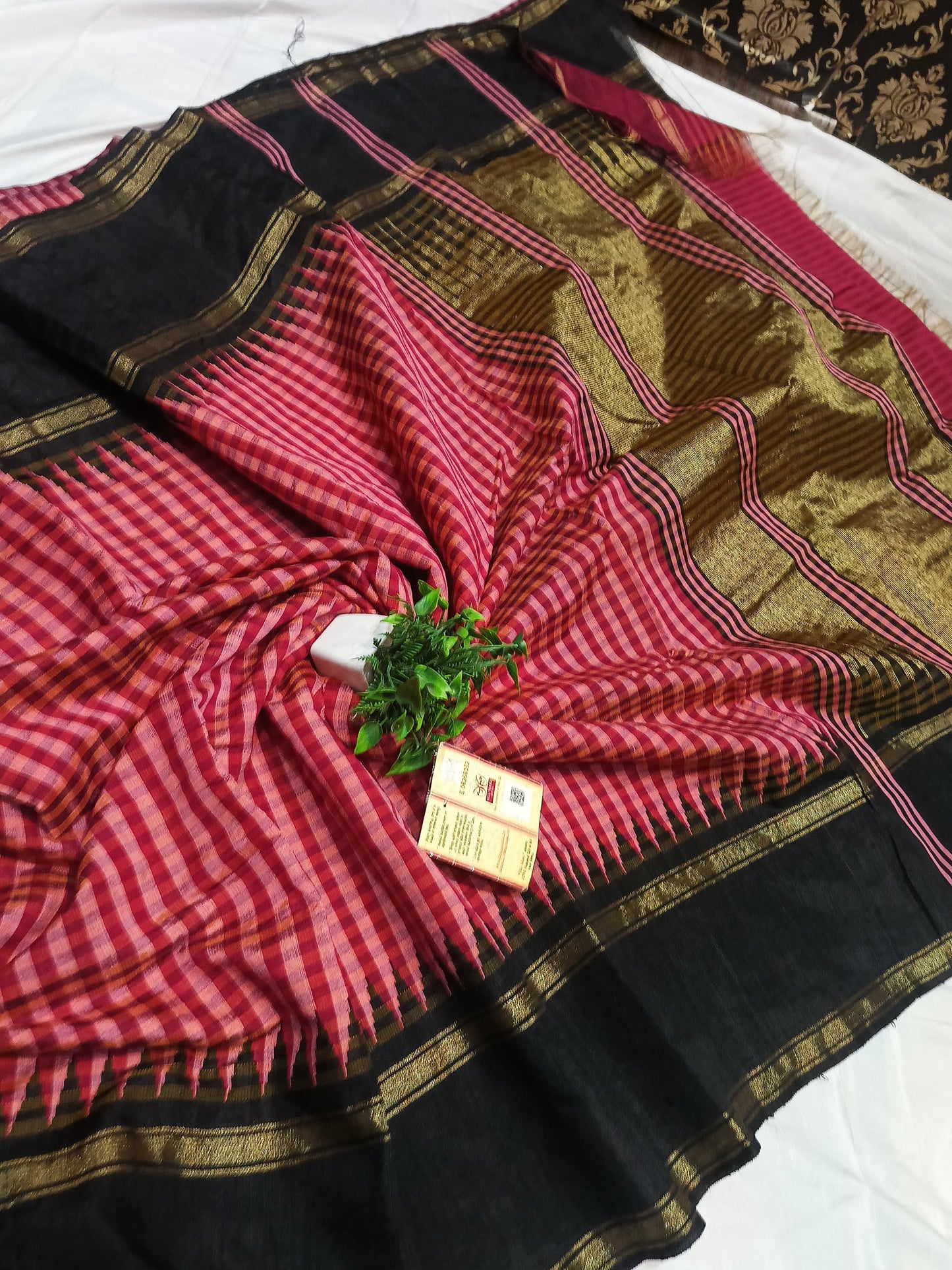 RAW SIL WITH TEMPLE BORDER