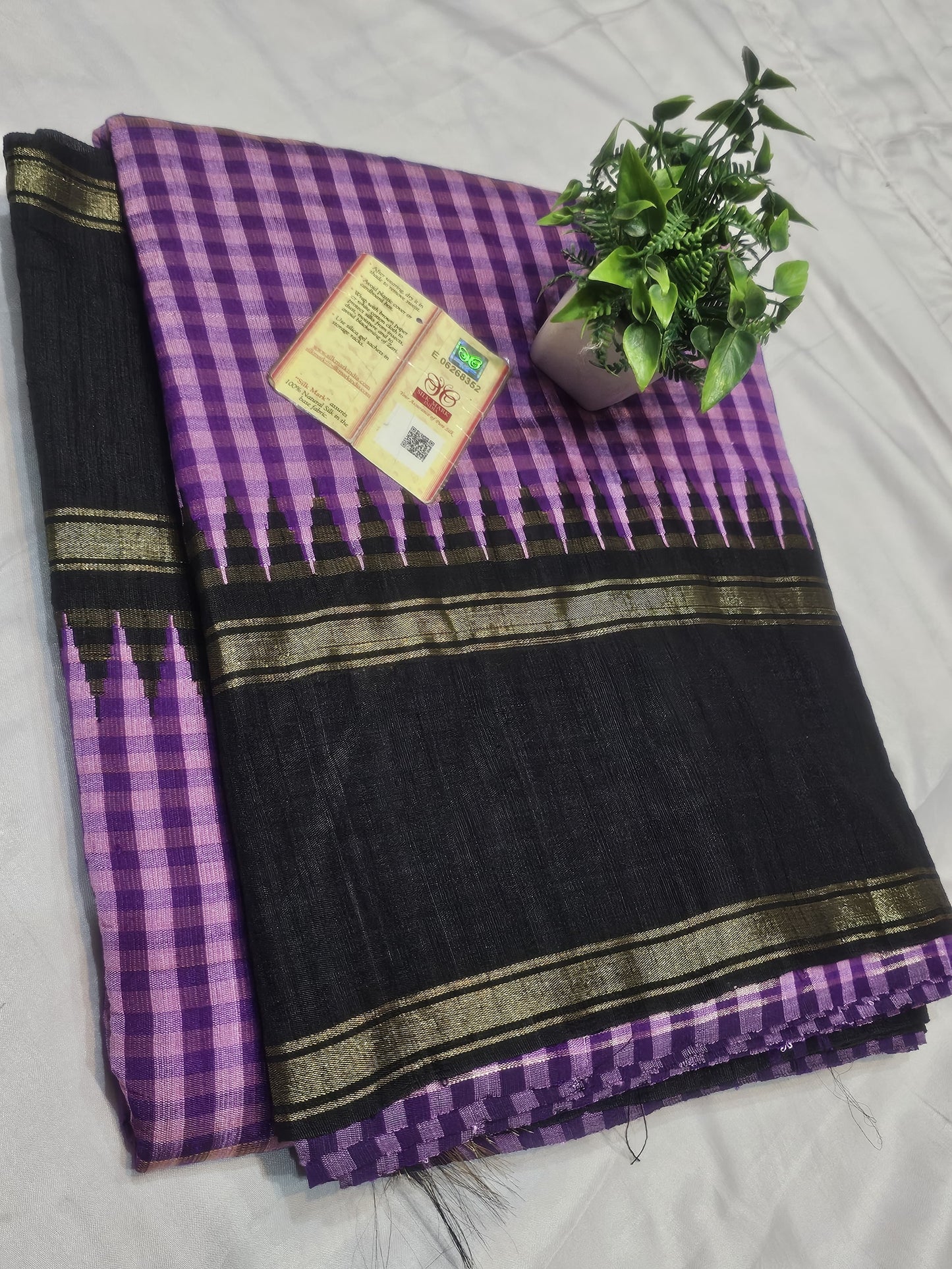 RAW SIL WITH TEMPLE BORDER